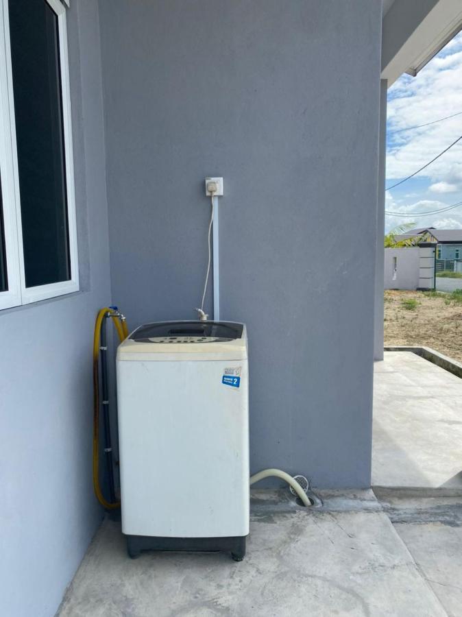 Bungalow Homestay Jasin Perdana Exterior foto