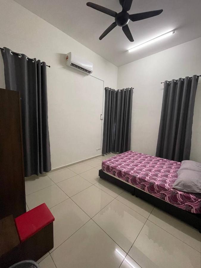 Bungalow Homestay Jasin Perdana Exterior foto